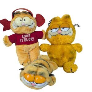 Vintage Garfield Plush Toy Set With Love Struck Valentines Day Theme